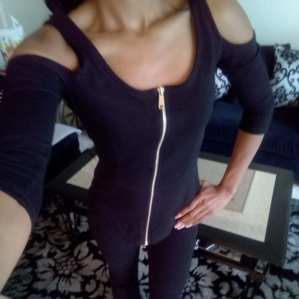 2PC Cold Shoulder Jogging Suit